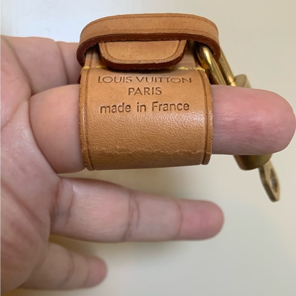 LV Leather Lock and Key Bracelet - Picture 6 of 6